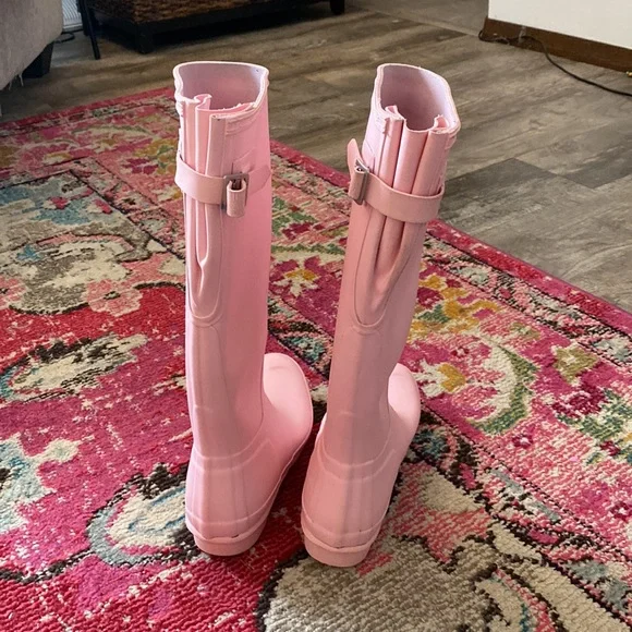 COPY - Light pink hunter boots gently used - Picture 5 of 8